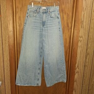 🌟 Zara Wide Shifted baggy jeans size 4
